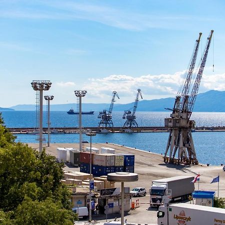 Apartments Harbour View Рийека Екстериор снимка