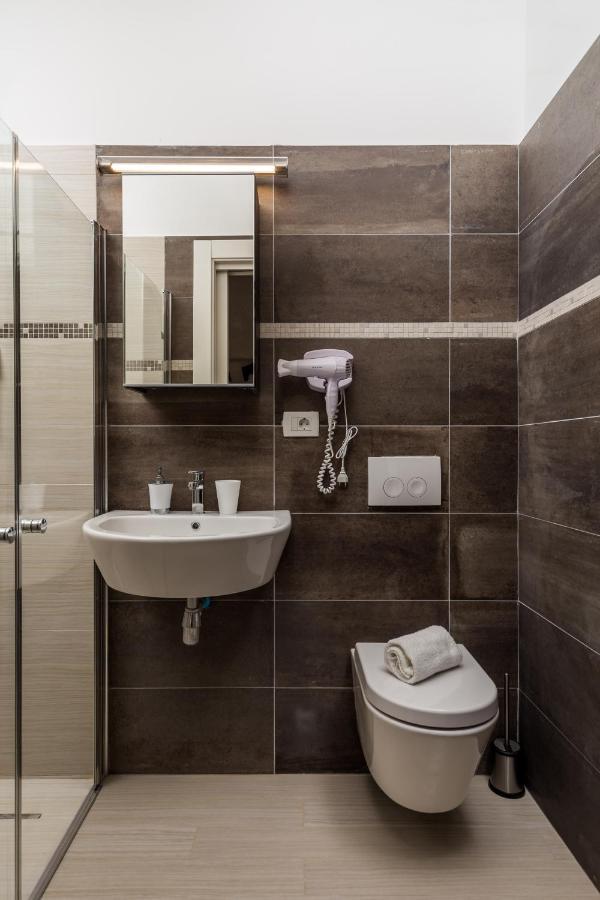 Apartments Harbour View Рийека Екстериор снимка