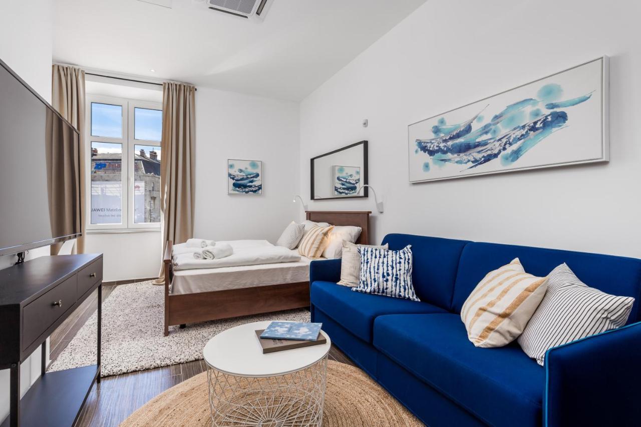 Apartments Harbour View Рийека Екстериор снимка