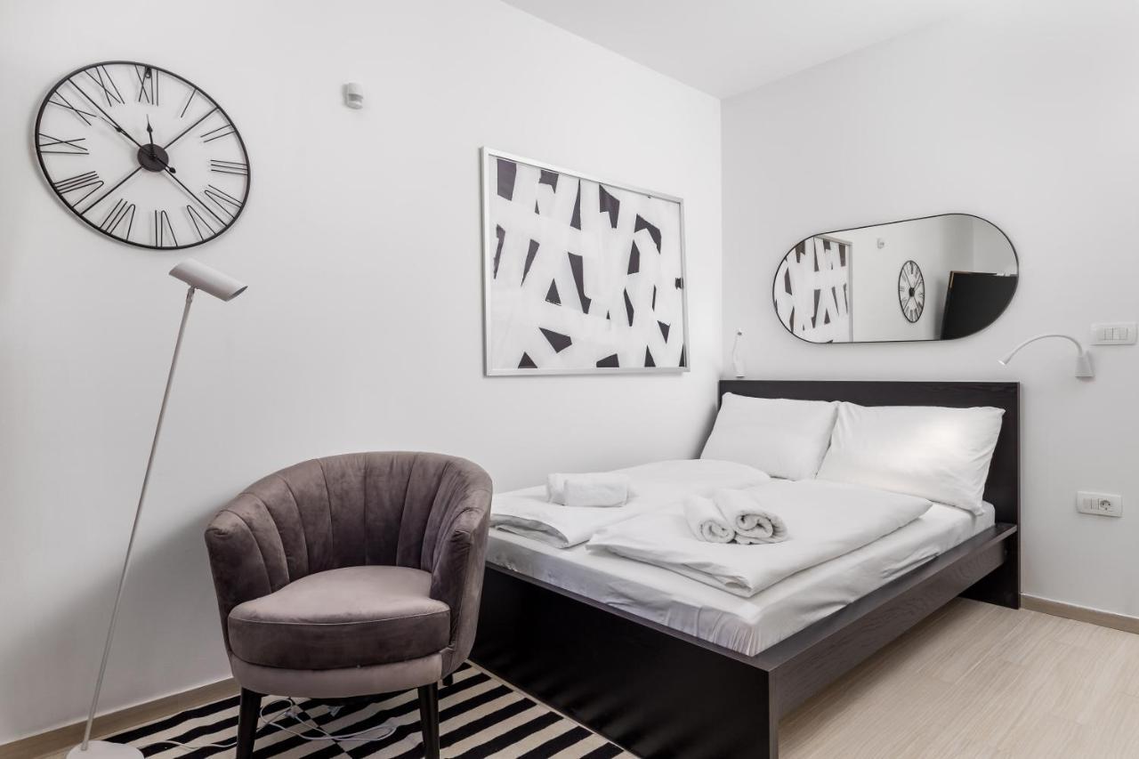 Apartments Harbour View Рийека Екстериор снимка