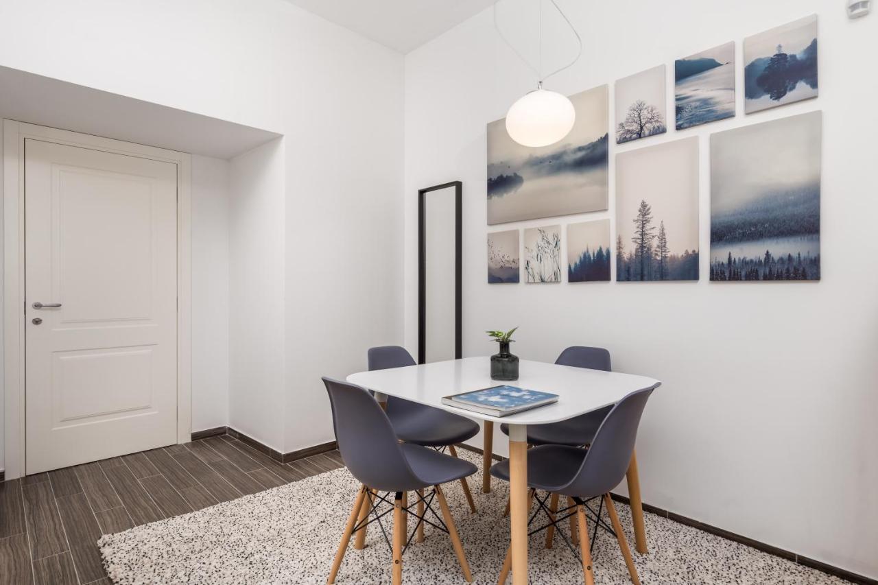 Apartments Harbour View Рийека Екстериор снимка