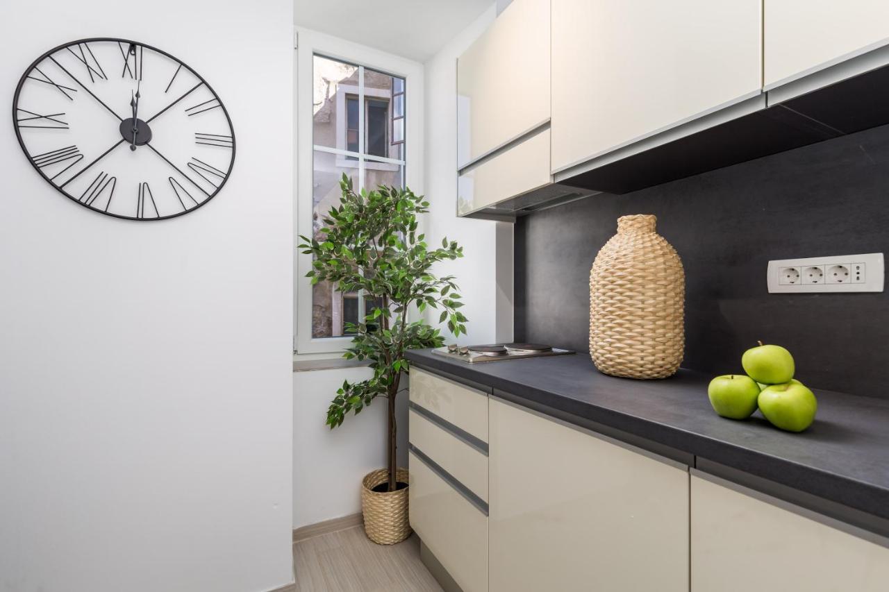 Apartments Harbour View Рийека Екстериор снимка