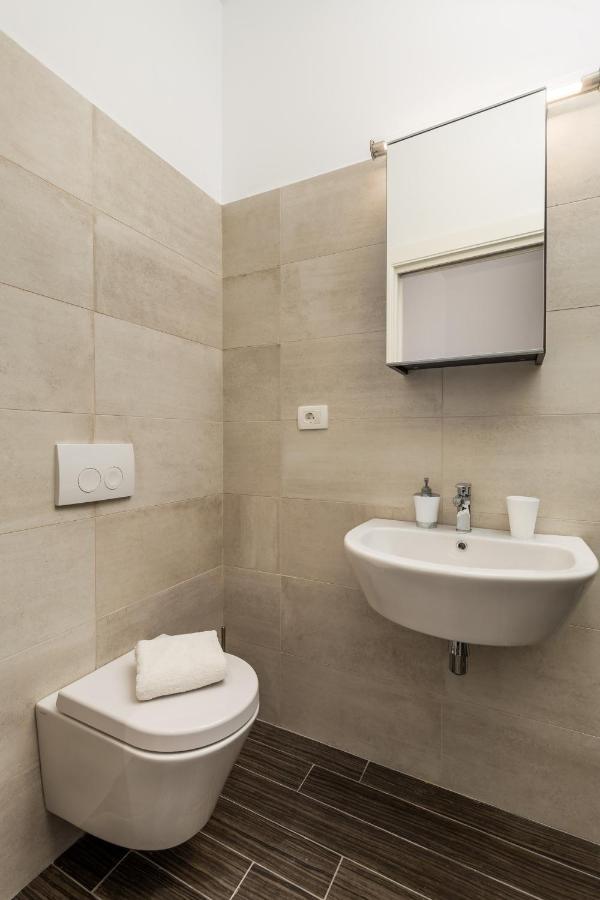 Apartments Harbour View Рийека Екстериор снимка