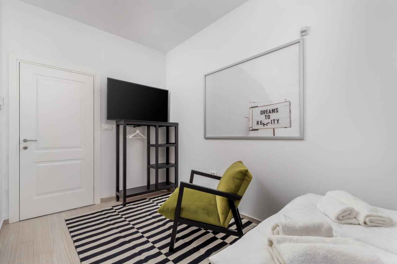 Apartments Harbour View Рийека Екстериор снимка