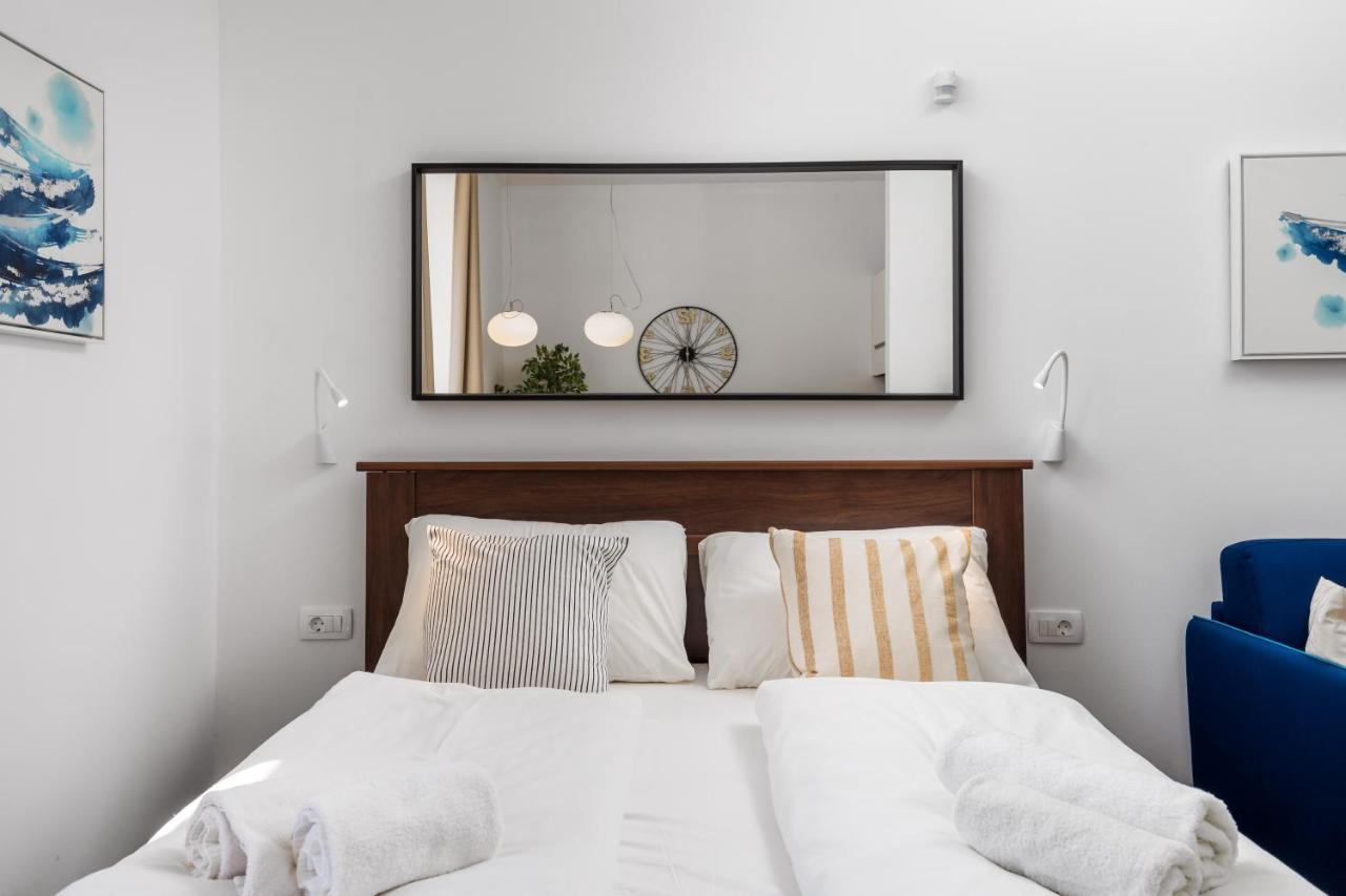 Apartments Harbour View Рийека Екстериор снимка